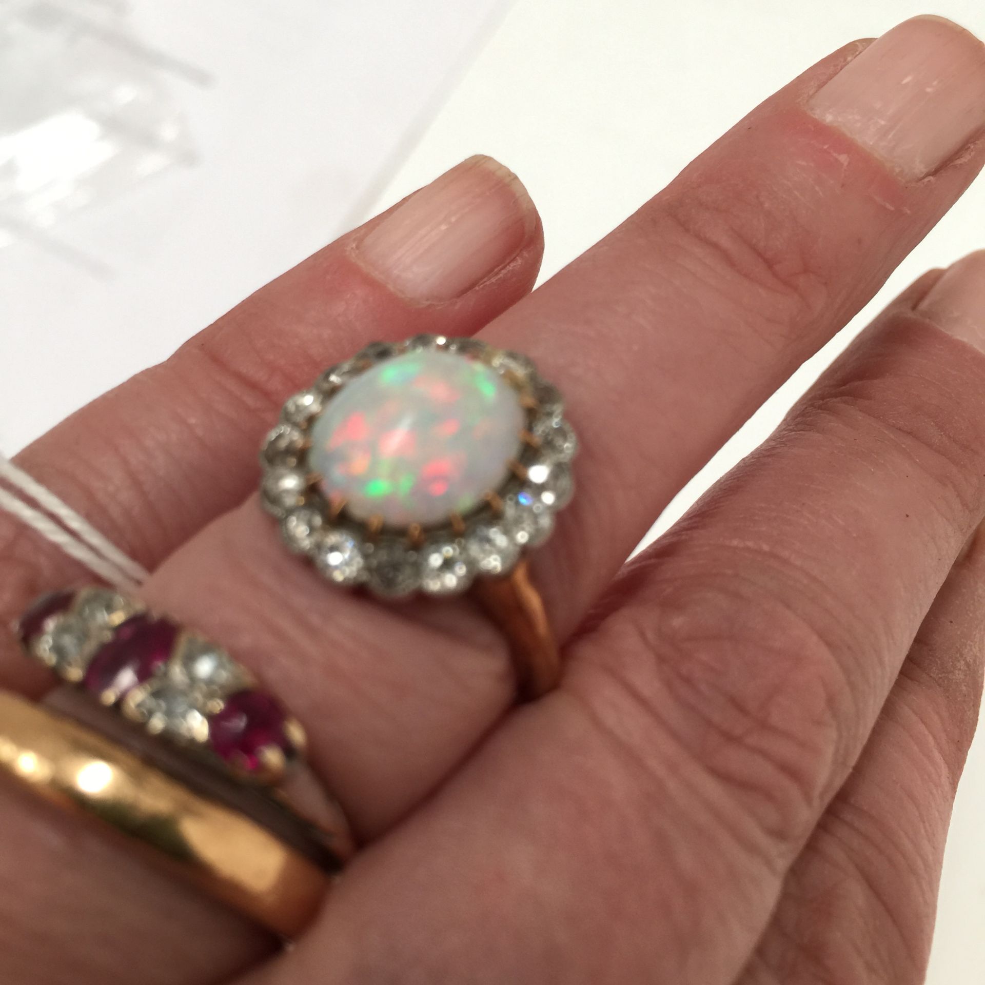 18ct gold opal stone ring [approximate weight 5. - Image 3 of 11