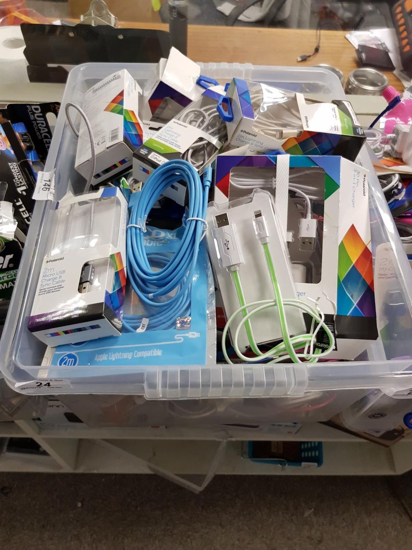 Contents of Box – Mixed Lightening / Apple Charging Cables