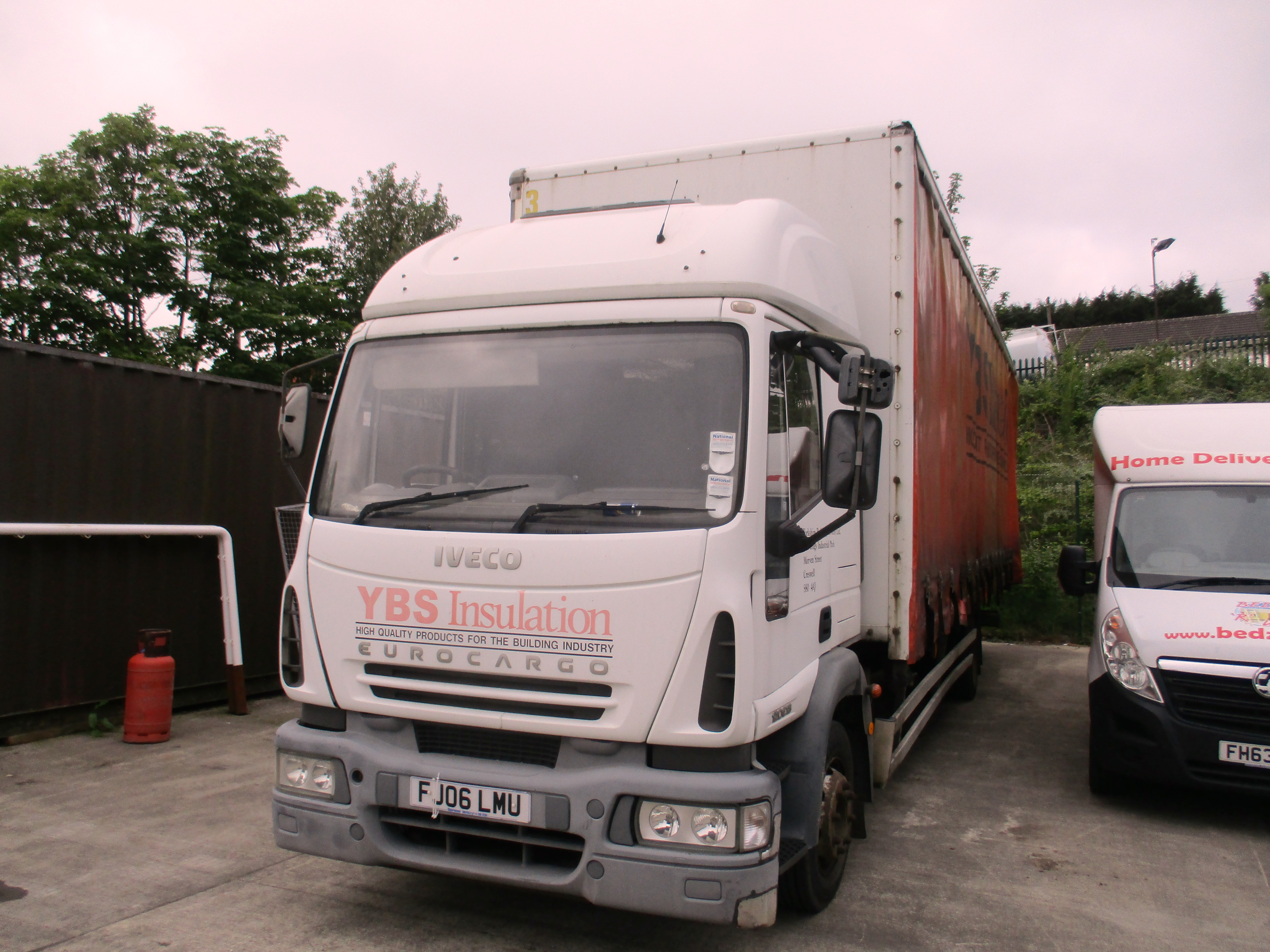 IVECO EUROCARGO 5880cc CURTAINSIDER - diesel - white/orange Reg No FJ06 LMU Rec Mil ? 1st Reg 03. - Image 2 of 6