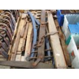 Contents to pallet - agricultural harnesses