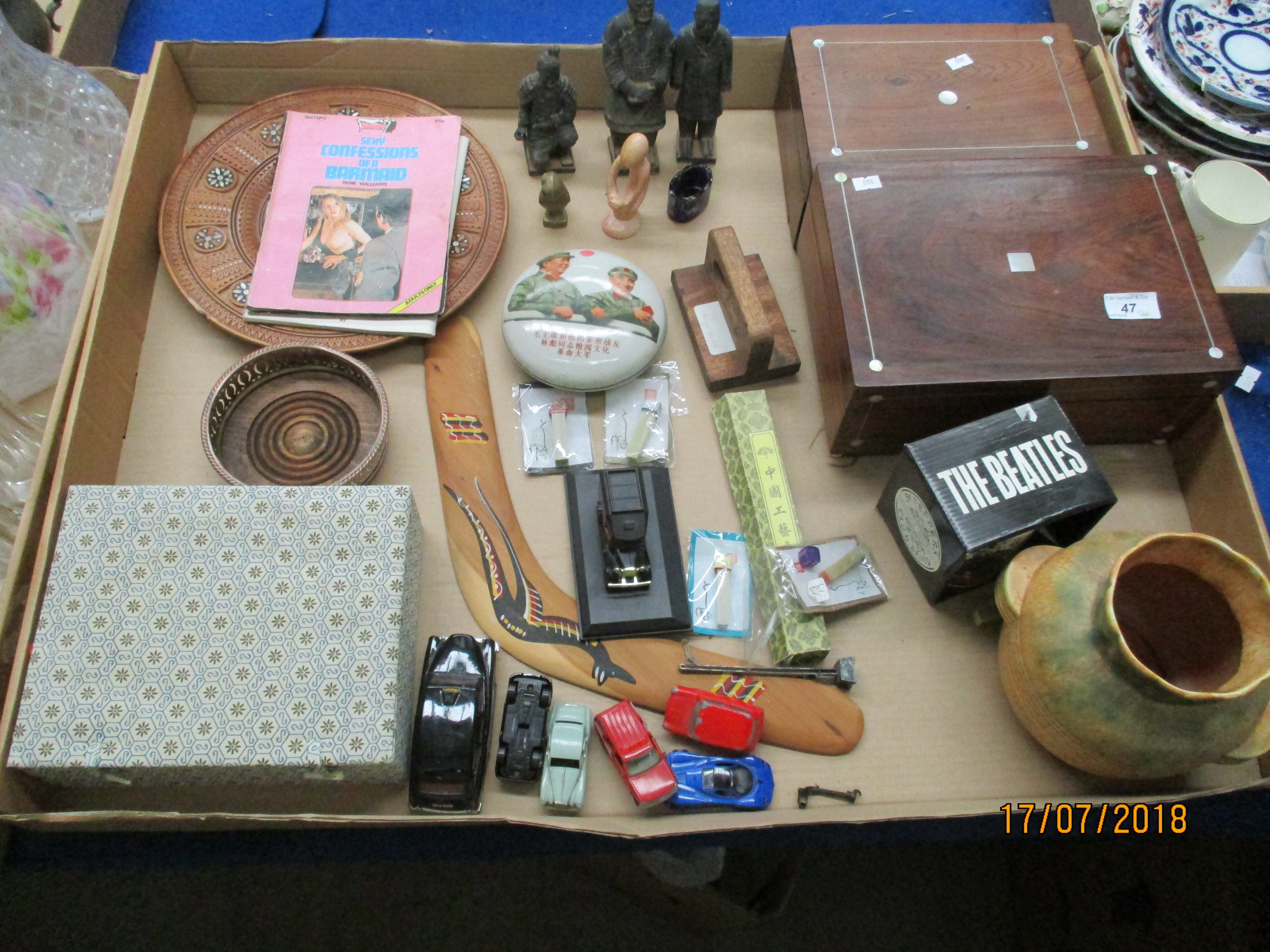 Contents to tray - wooden cigar boxes, Crown Devon vase, Matchbox die cast cars, Oriental ornaments,