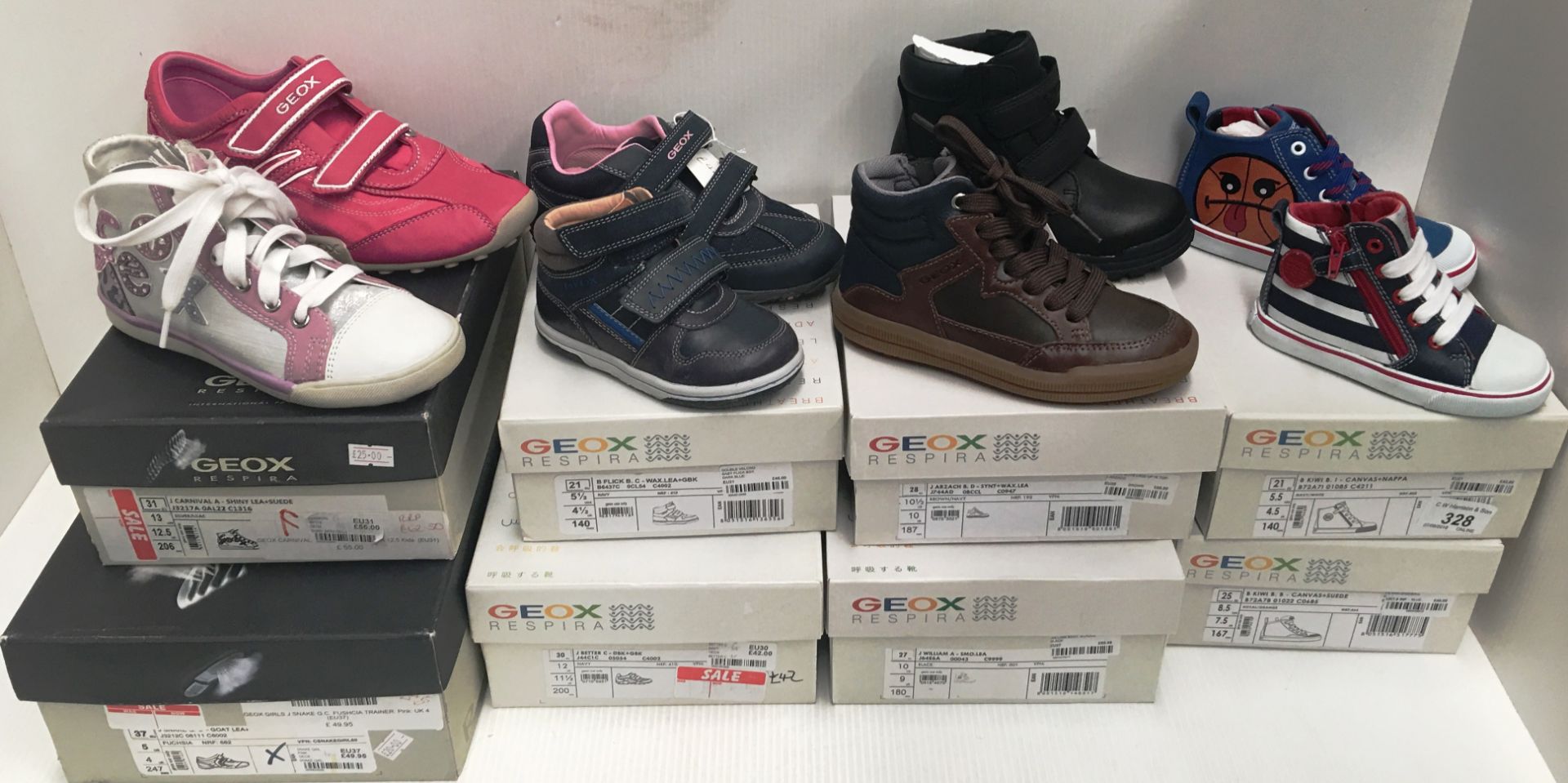 8 x pairs of children's shoes - Geox Res