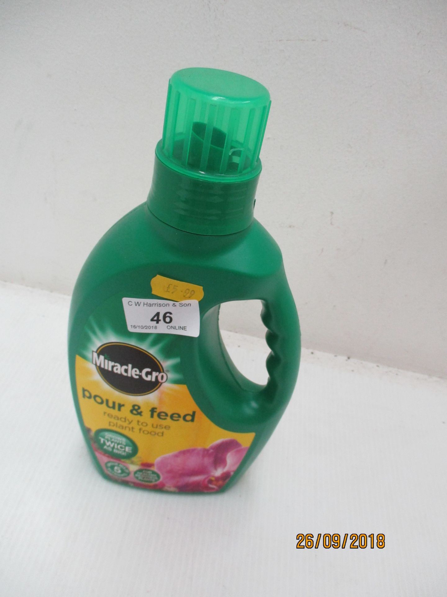 6 x 1 litre bottles of Miracle-Gro pour and feed plant food