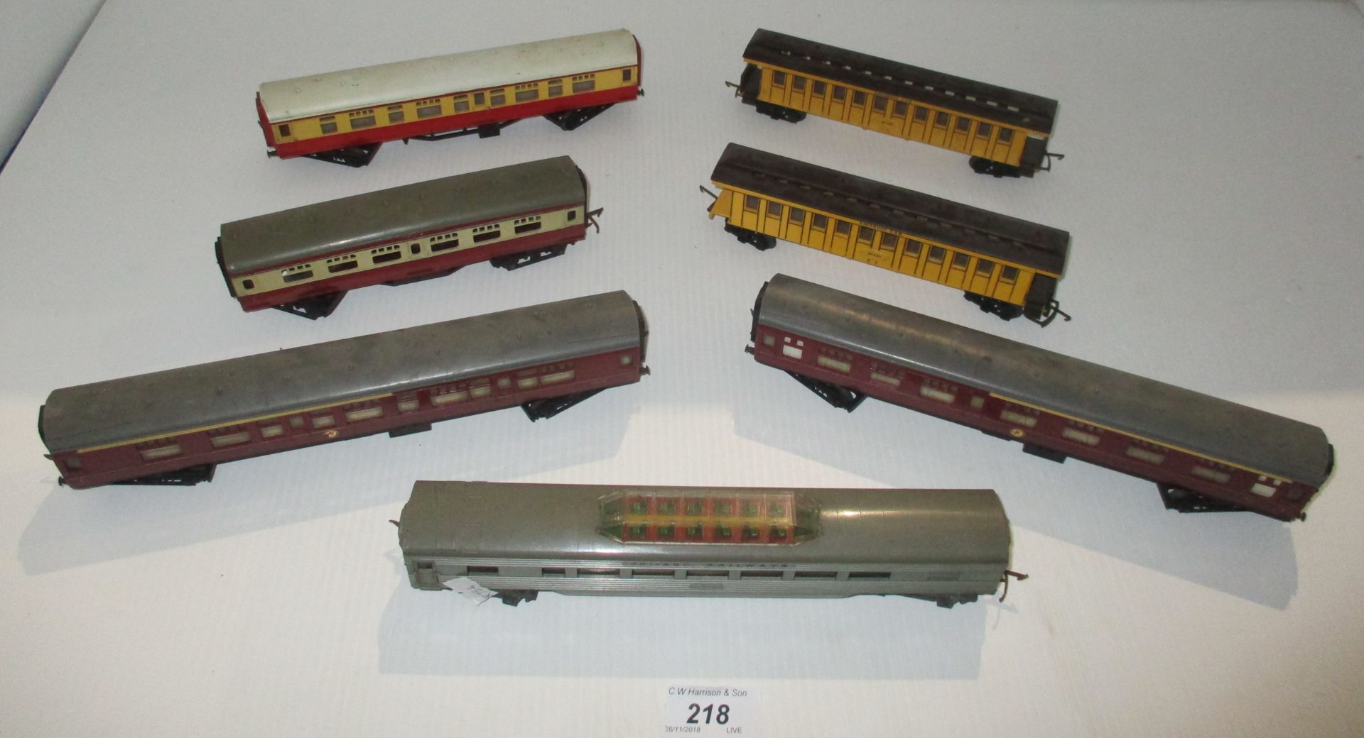 7 x Tri-ang Railways coaches - 2 x No.