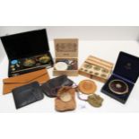 Contents to tin - apothecary weights and balance set, boxed trade weights,