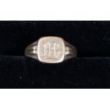 A gentleman's gold signet ring, stamped 9ct (approximate weight 7.
