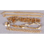 A gold gate link bracelet, padlock snap, stamped 375, (approximate weight 6.