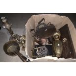Contents to floor area - assorted copper and brassware
