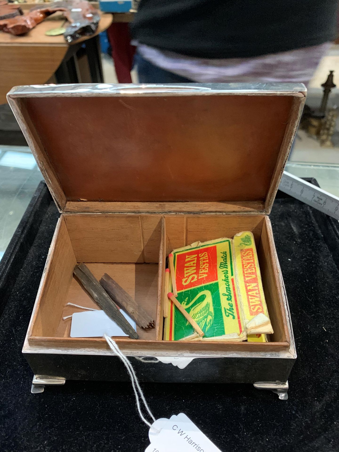 An engine-turned silver cigarette box with hinged, sloping lid, cedar lining, - Image 3 of 11