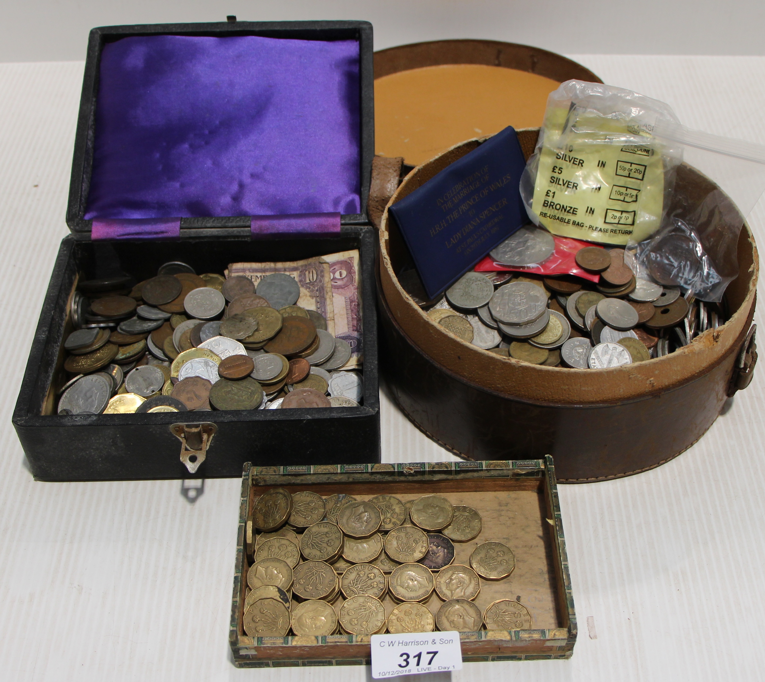 Contents to leather hat box and case large quantity GB and other coins