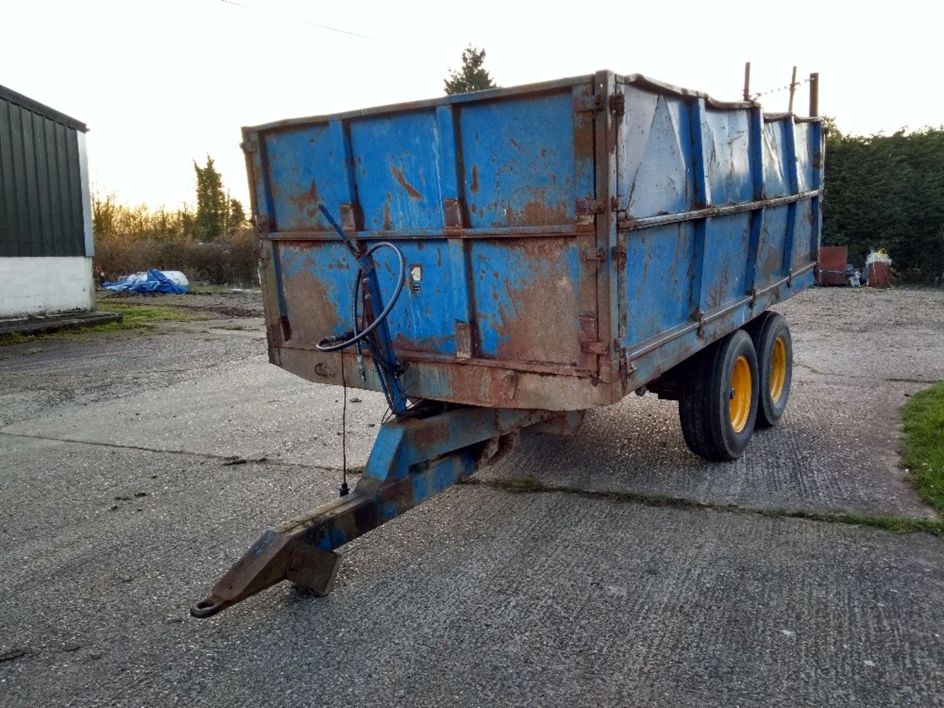 8T Tipping trailer with extension sides - ideal for muck etc Stored near Woodbridge - Image 3 of 4