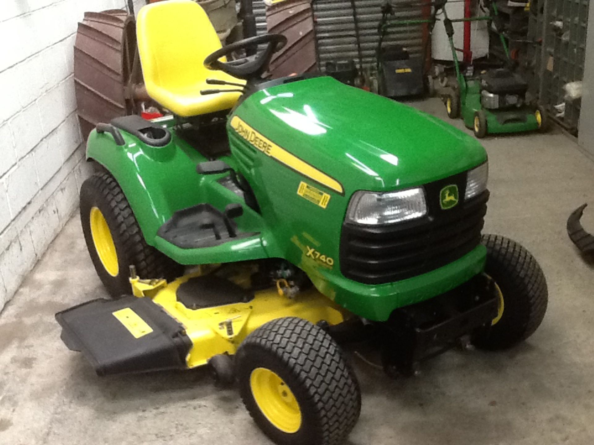 John Deere X740 Ultimate Ride on Lawn Mower, 2007, Serial No: MOX740B020571, 3 cylinder diesel, - Image 2 of 6