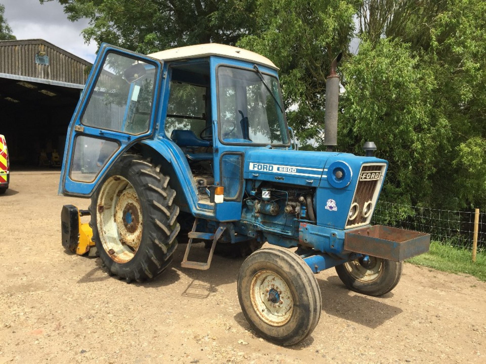 Ford Tractor 6600, first registered 13/05/1977, registration no: TGV 415R, serial no: B982899,