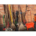 A quantity of garden tools