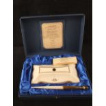 A Royal Doulton Sheaffer special limited edition desk set, 750/5000,