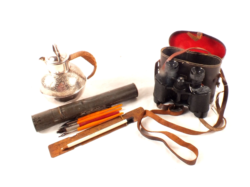 A mixed lot including silver plate cream jug,