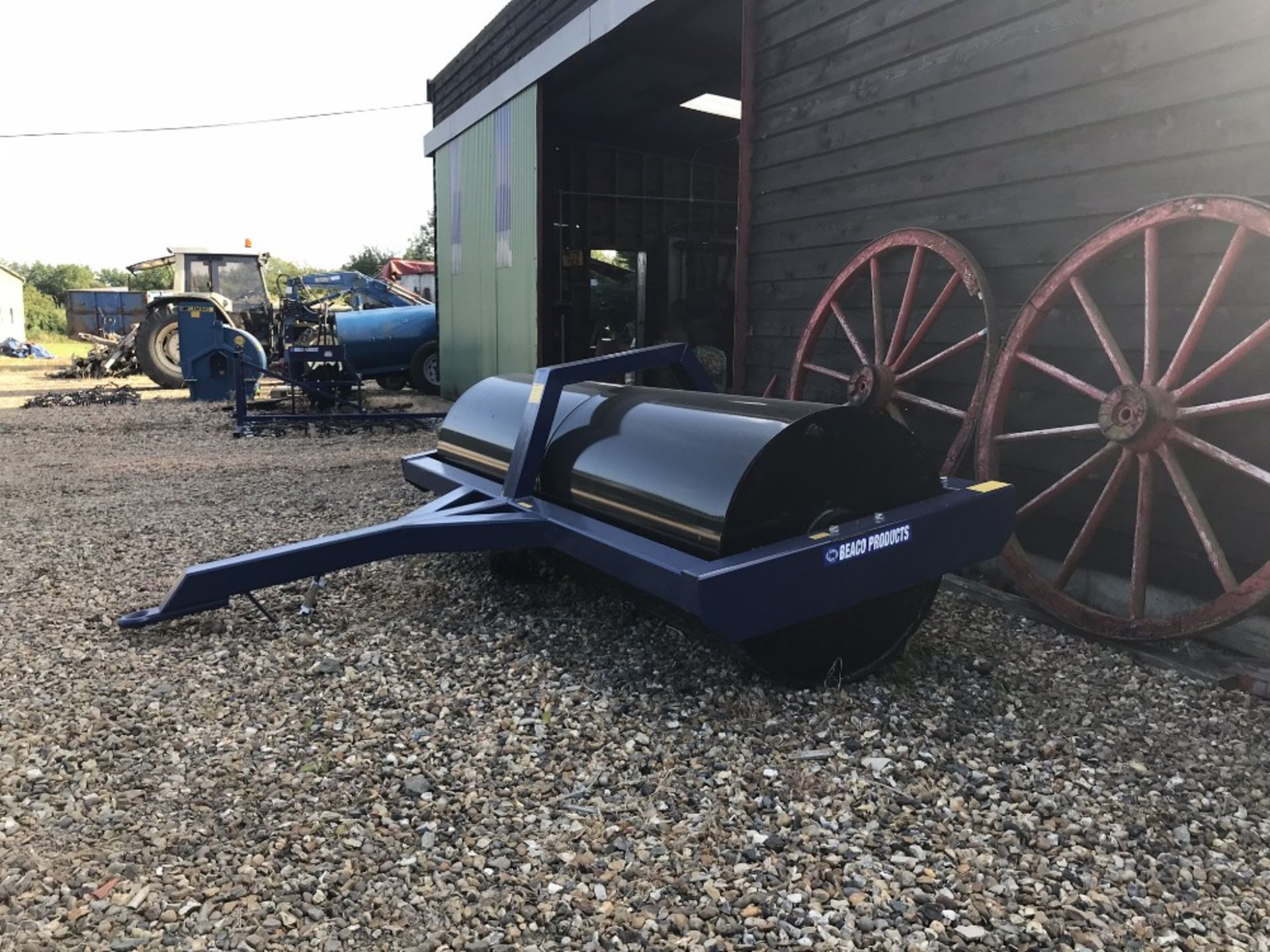 8ft x 30 inch water filled flat roll Stored near Woodbridge - Image 3 of 3