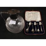 A mixed silver lot, two sets of teaspoons, one boxed, mixed silver cutlery, cruet items,