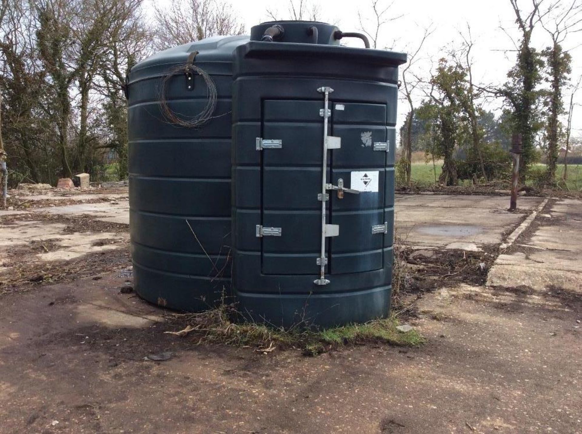 Fuel station, 4700 Litre bunded tank with 12 volt pump,