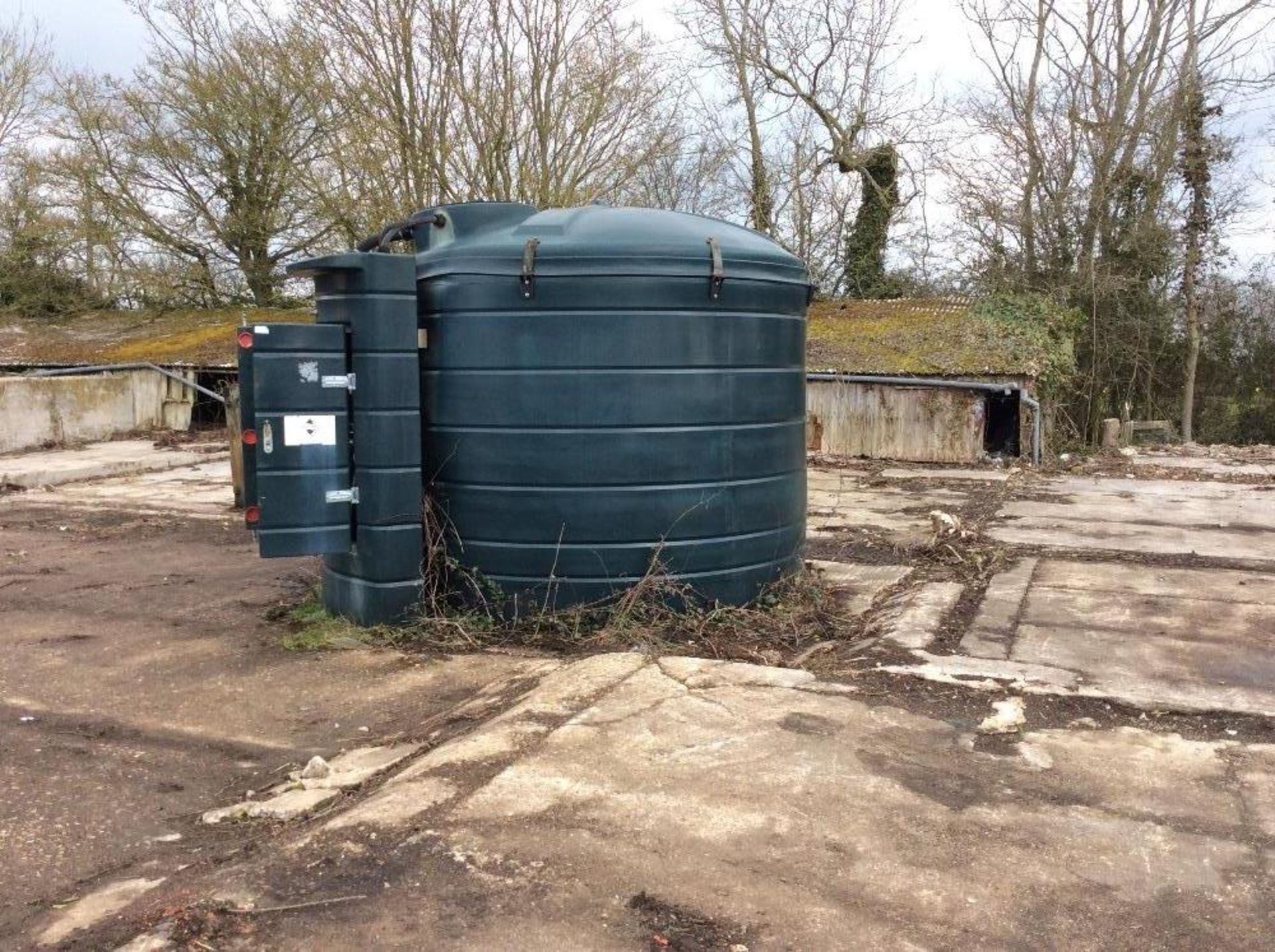 Fuel station, 4700 Litre bunded tank with 12 volt pump, - Image 3 of 3