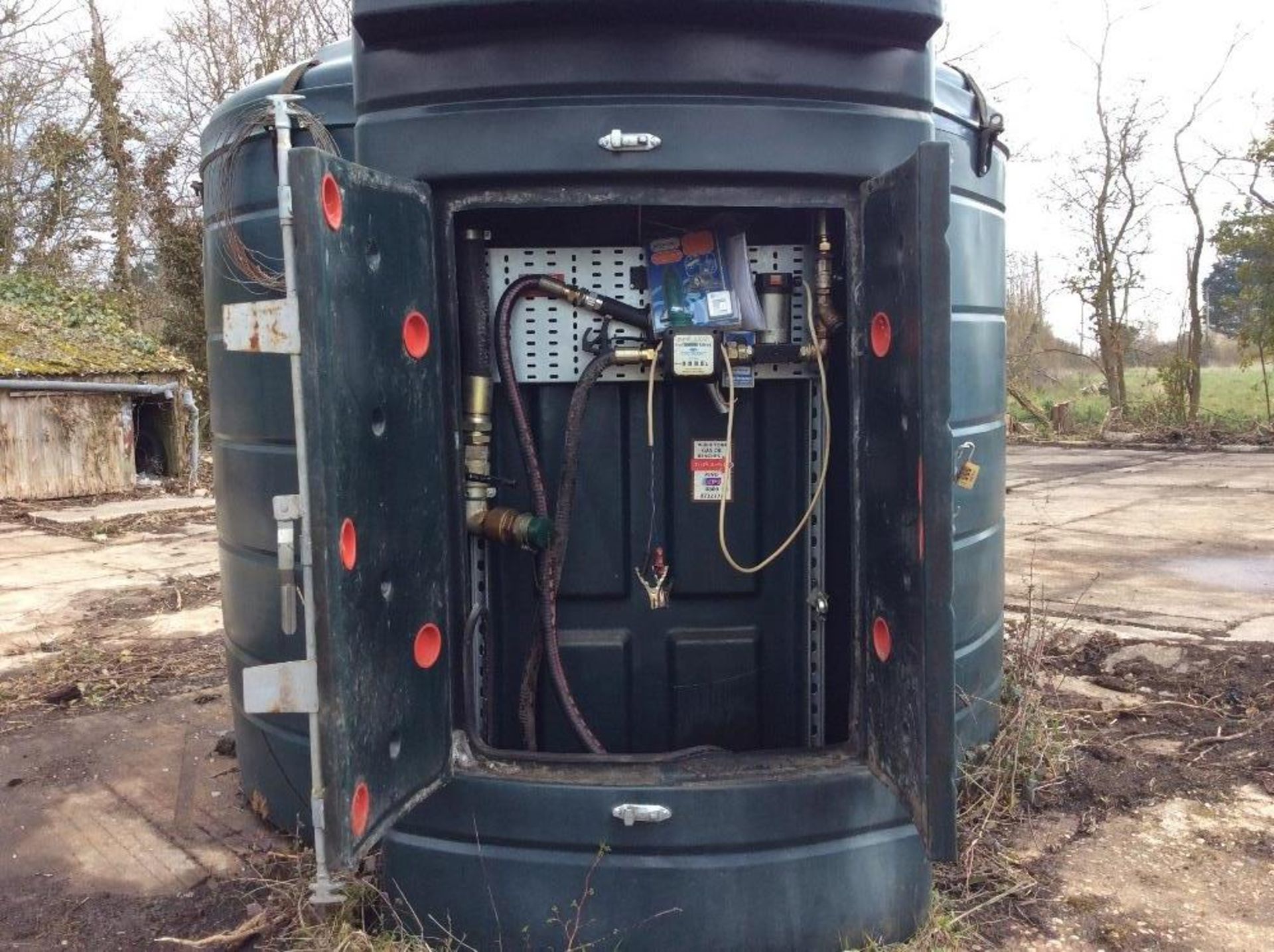 Fuel station, 4700 Litre bunded tank with 12 volt pump, - Image 2 of 3