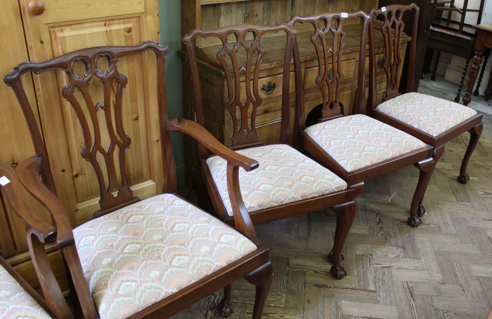 A set of six Chippendale style dining chairs (including two carvers) - Image 2 of 2