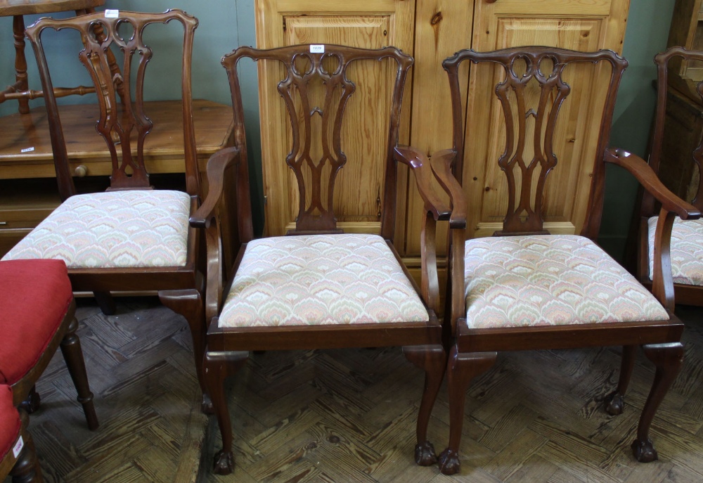 A set of six Chippendale style dining chairs (including two carvers)