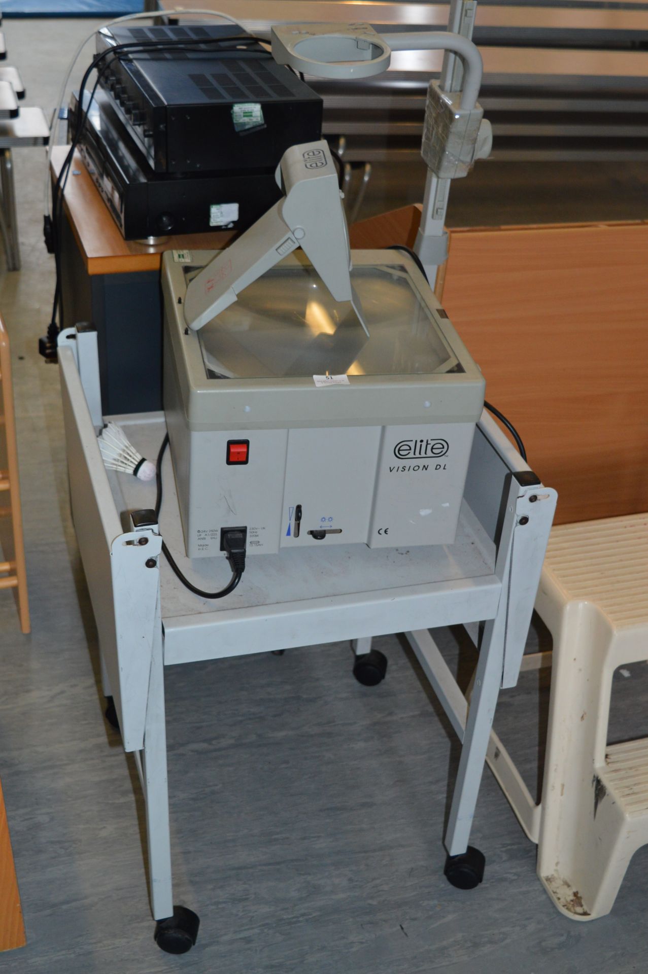 *Elite Vision DL Overhead Projector on Stand