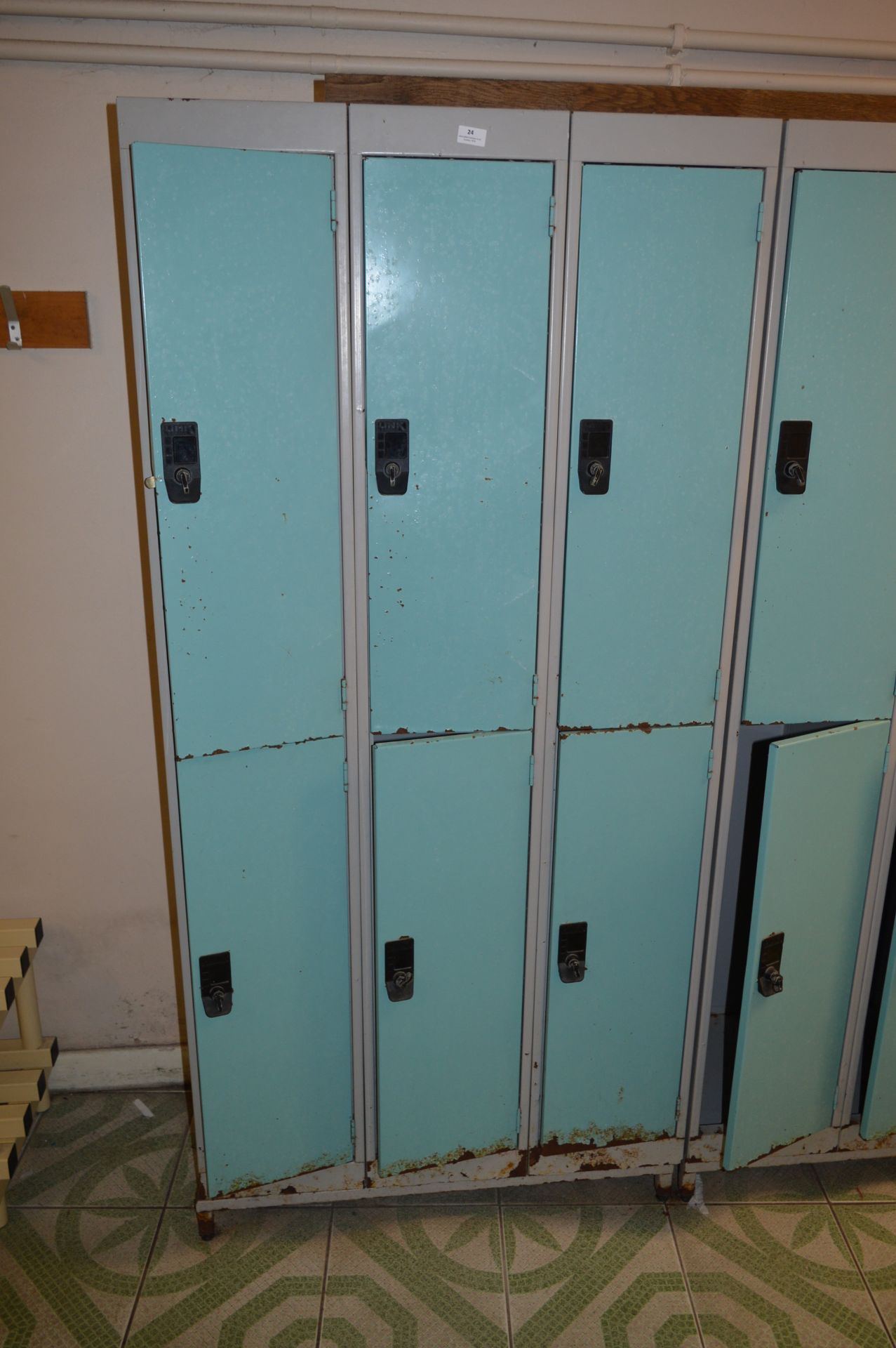 Bank of Six Link Cubical Lockers