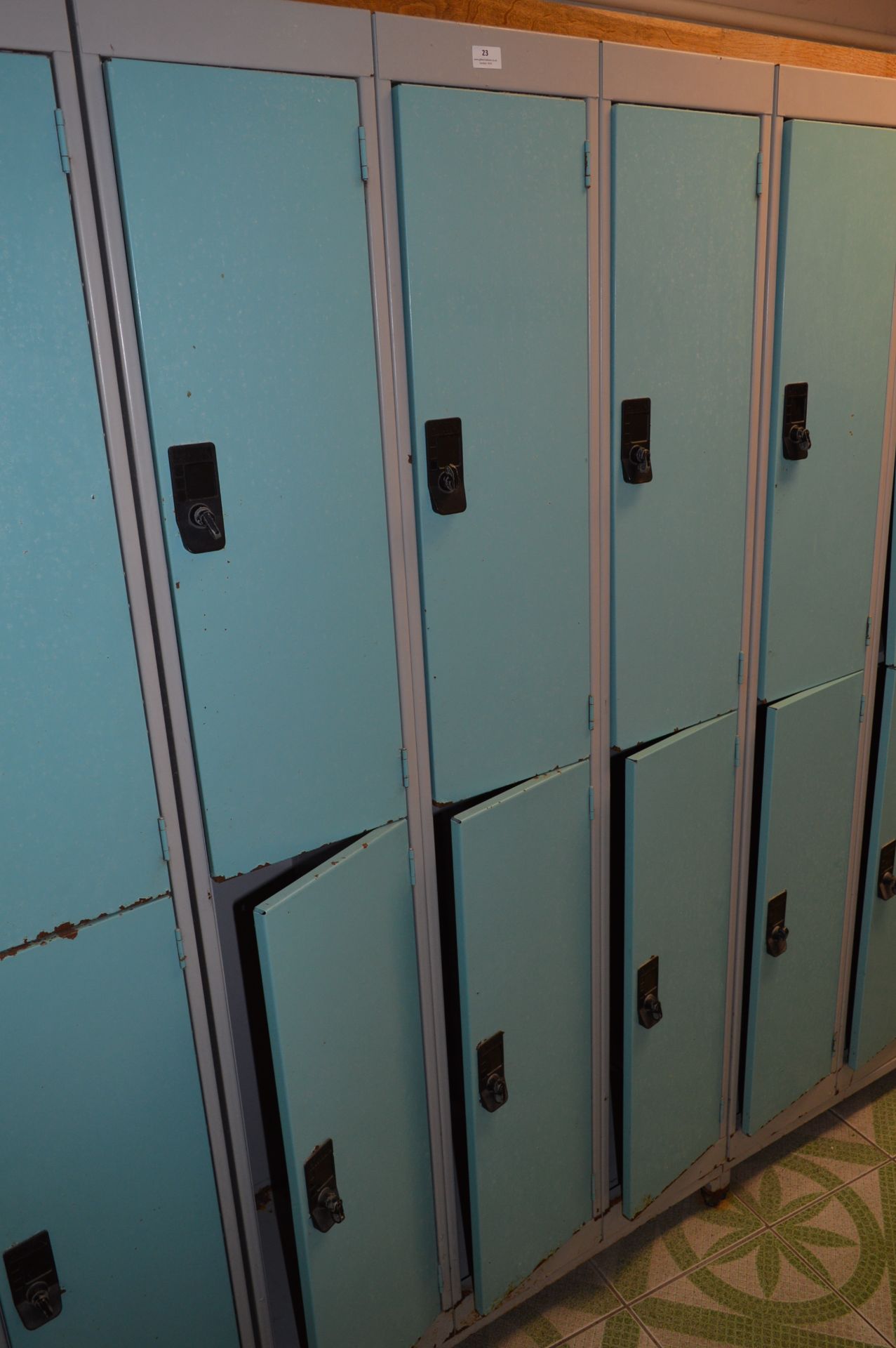 Bank of Six Link Cubical Lockers