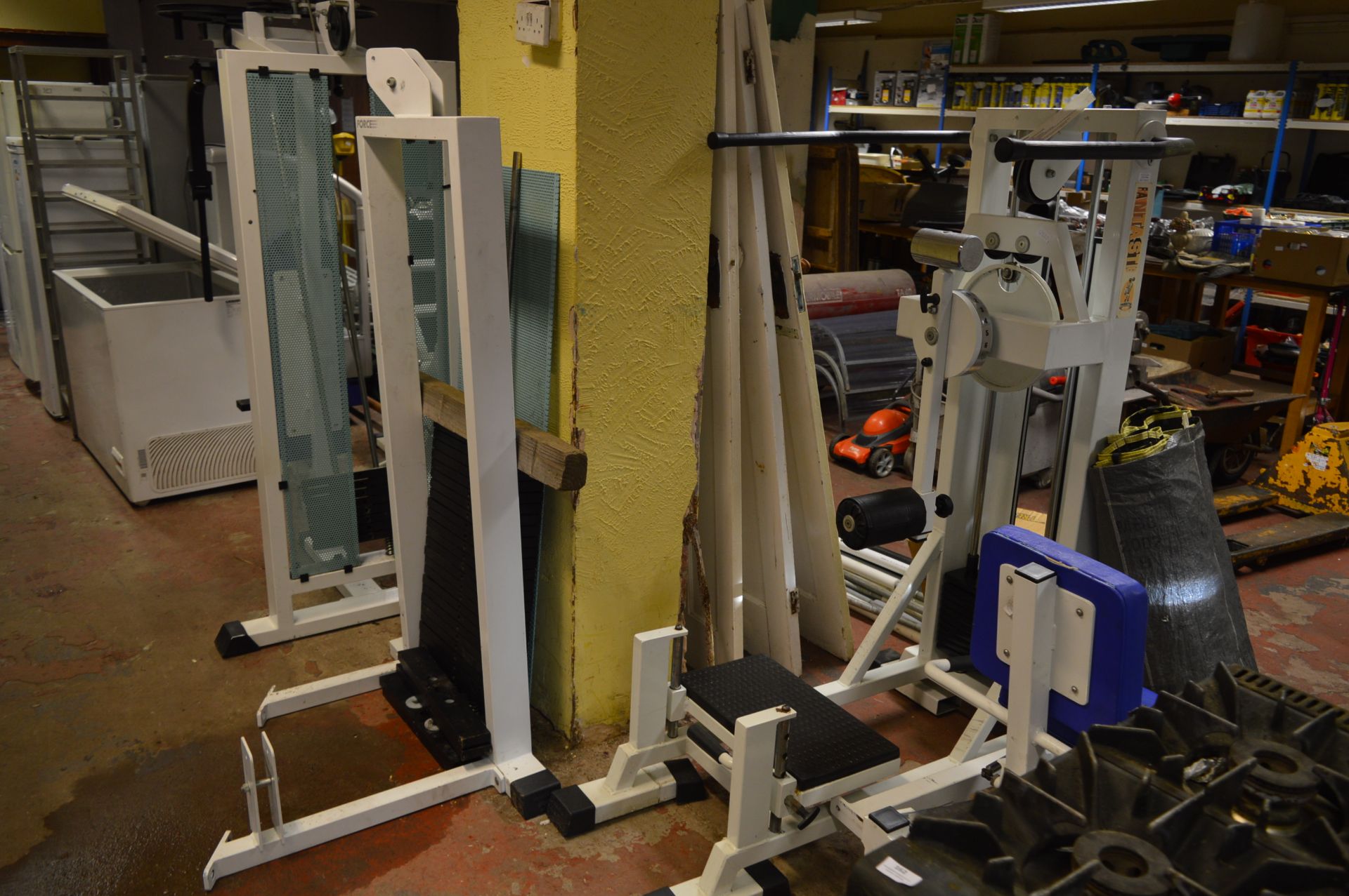 4 Pieces of Assorted Strength Machinery including Rear Deltoid, Hip Conditioner, Leg Press etc - - Image 4 of 4