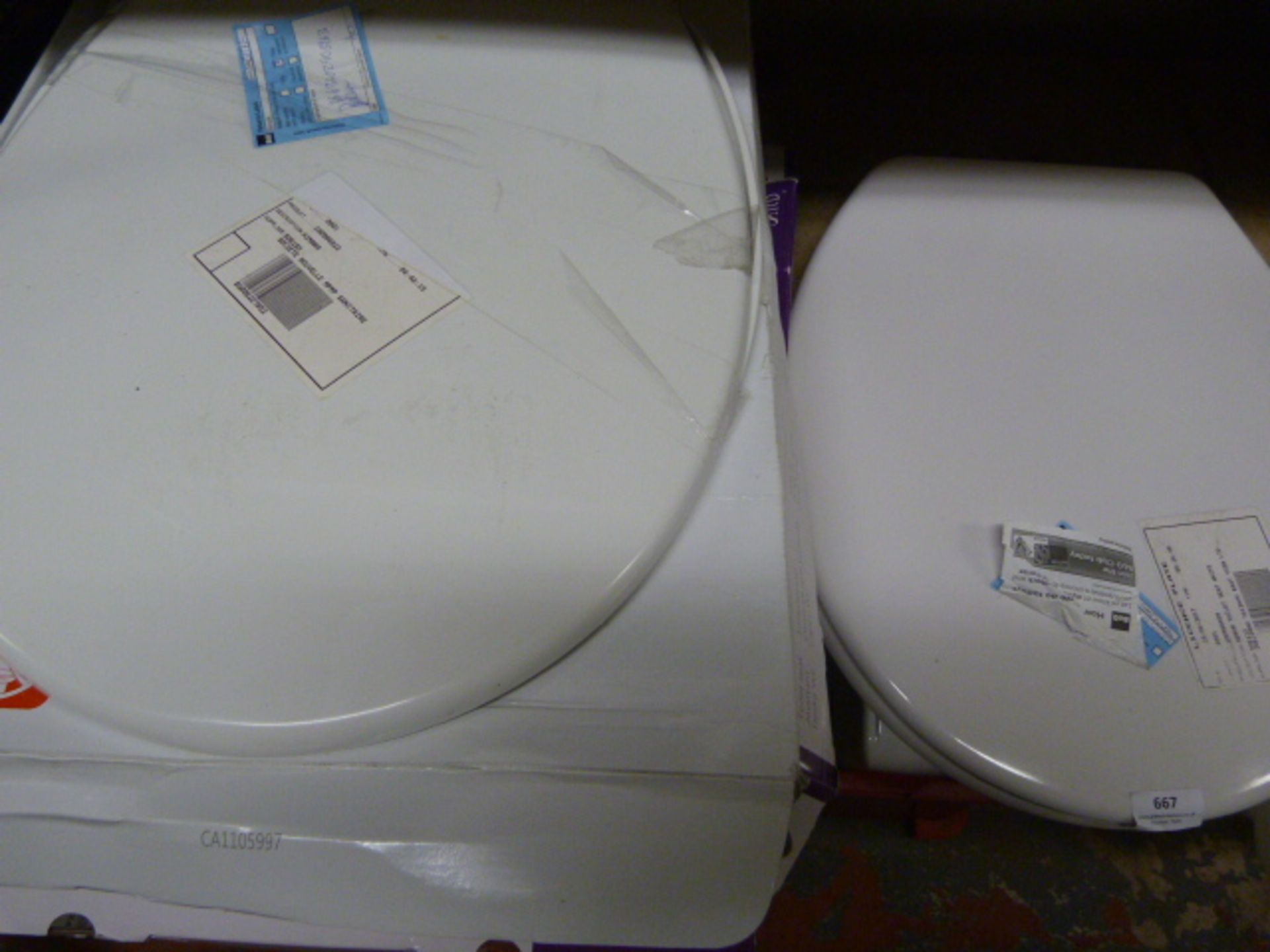 *Five White Genoa Toilet Seats