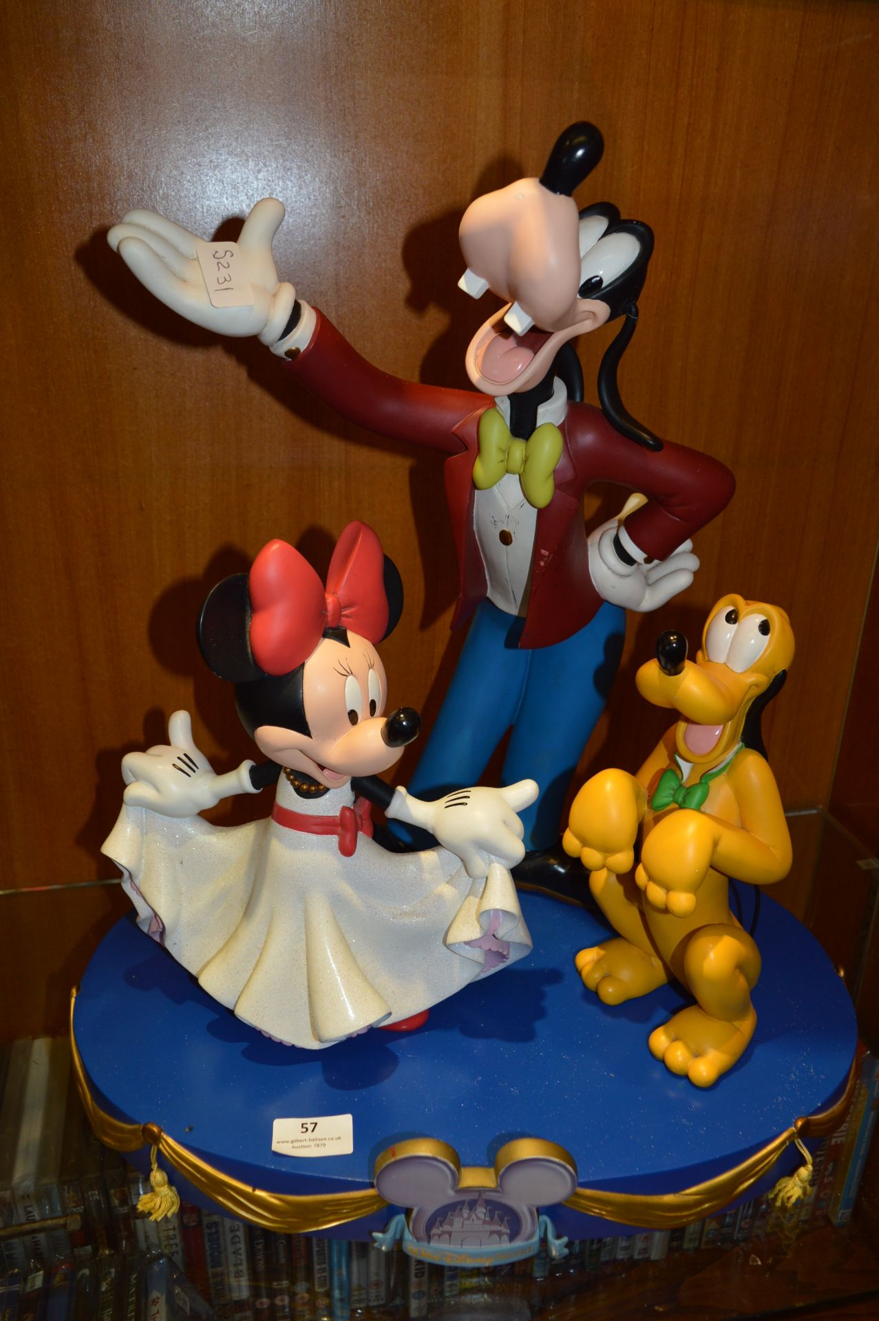Walt Disney Figurines on Stand - Goofy, Minnie and