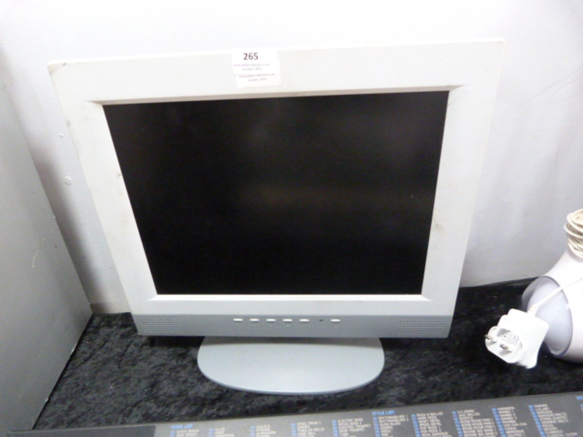 15" Monitor