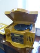 Woodcased Classic Style CD/Radio/Record Player