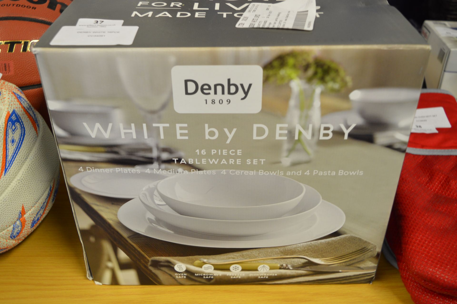 *Denby White 16 Piece Table Ware