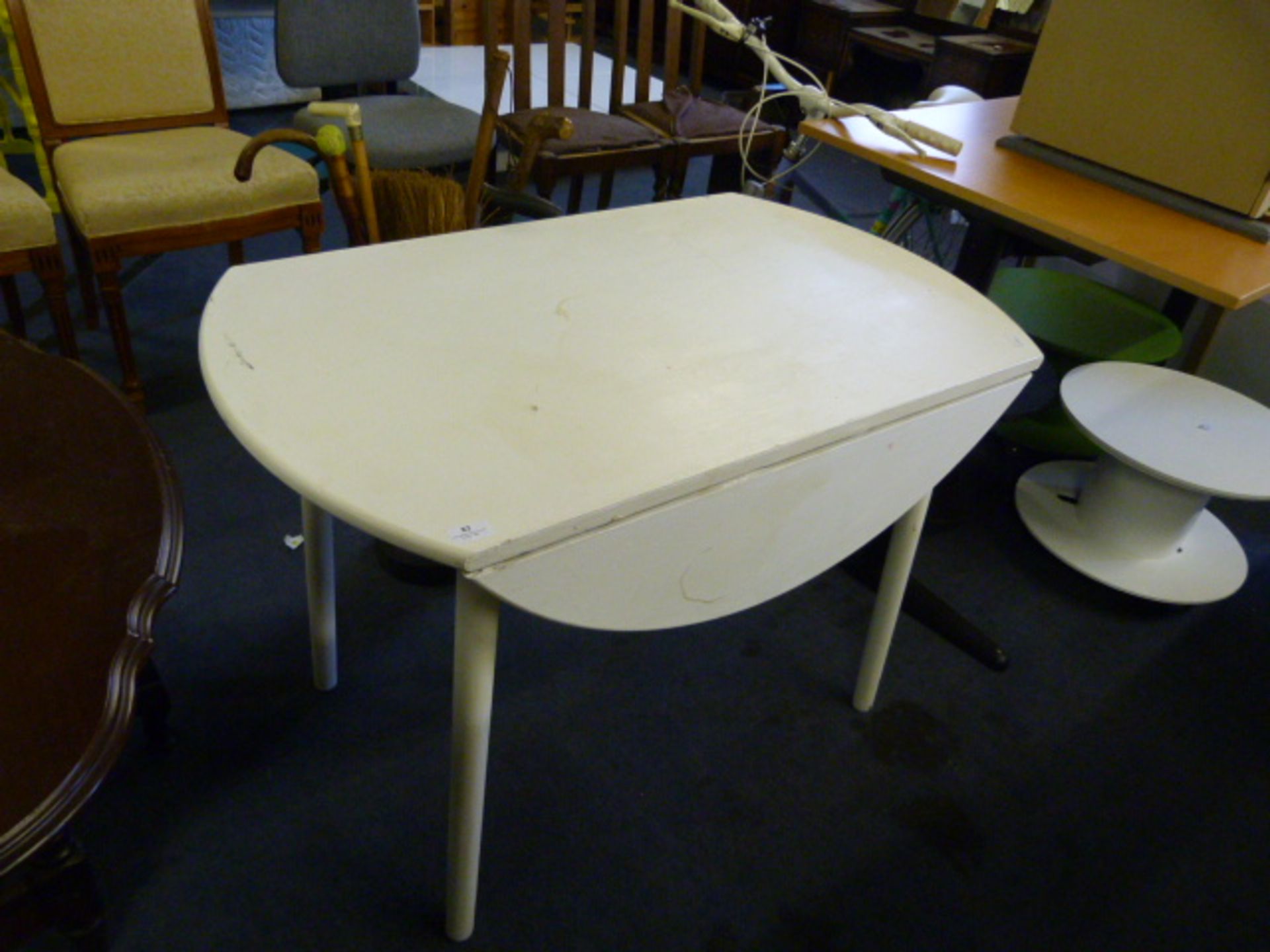 Drop Leaf Circular Kitchen Table on Round Legs