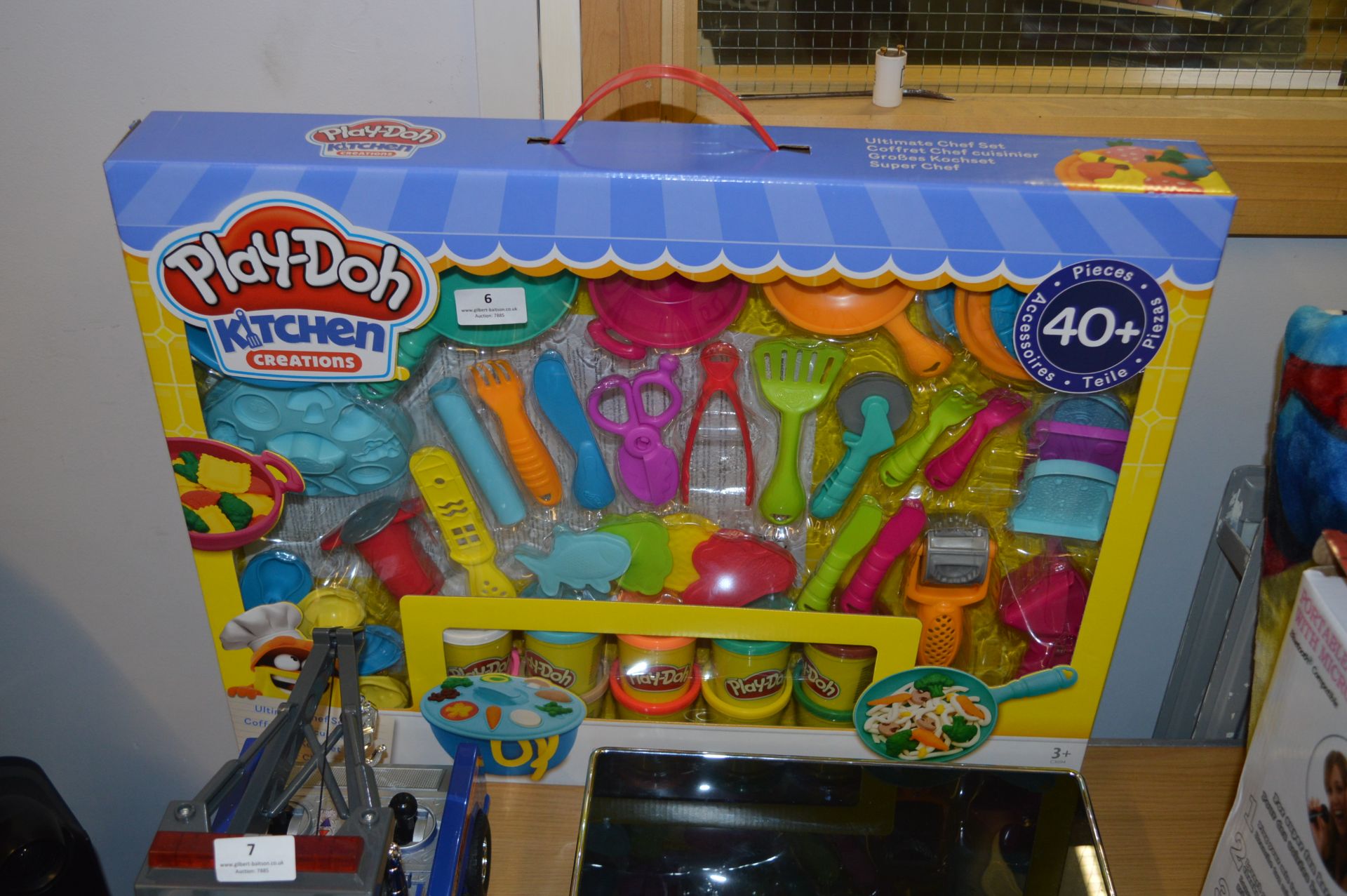 *Play-Doh Kitchen Creations Chef Set