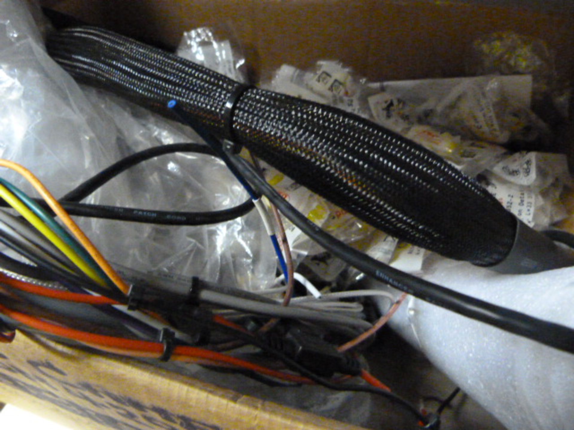 *Box of Cables and Accessories for DM429-150