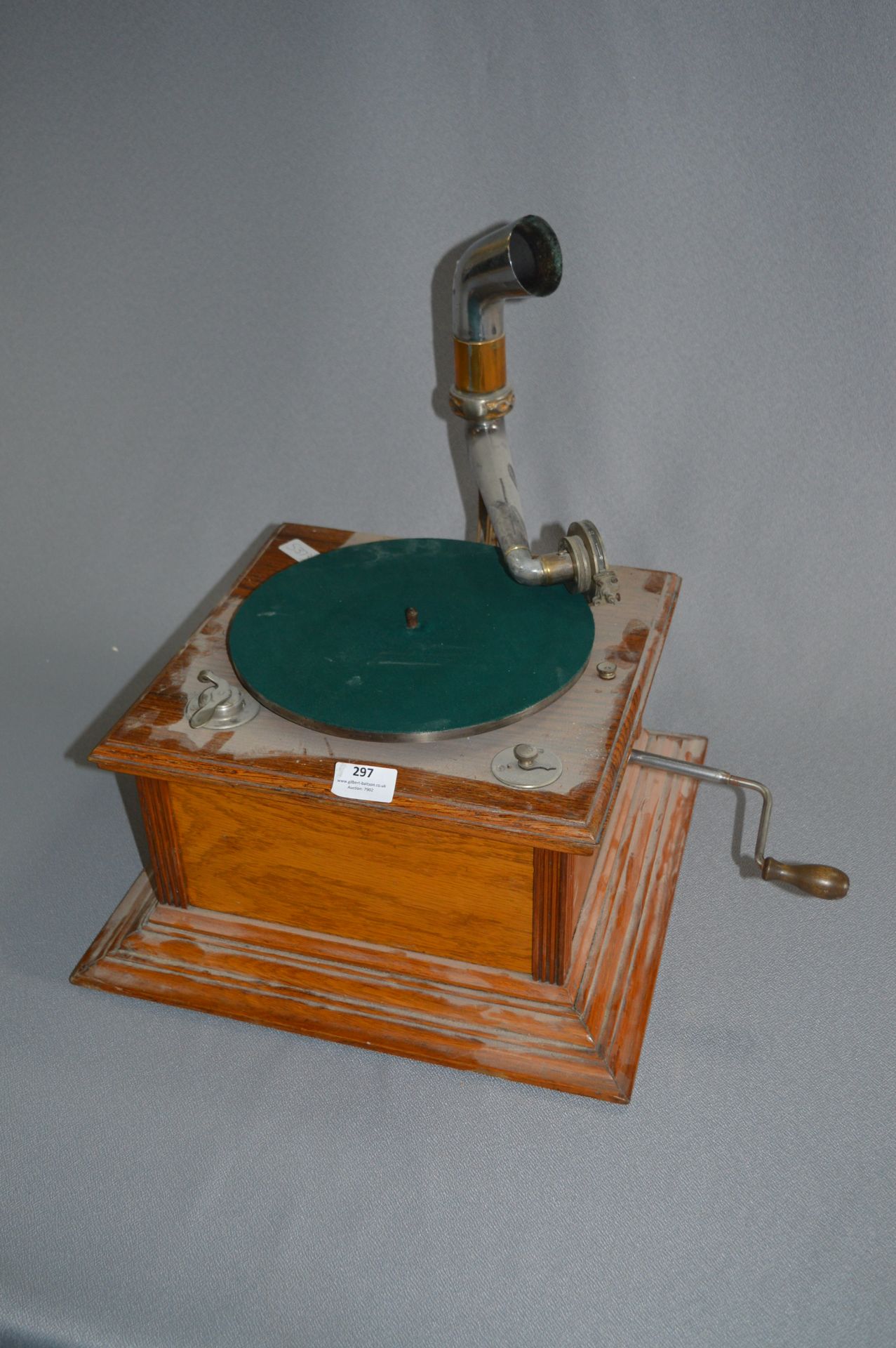 Oak Cased Tabletop Wind Up Gramophone