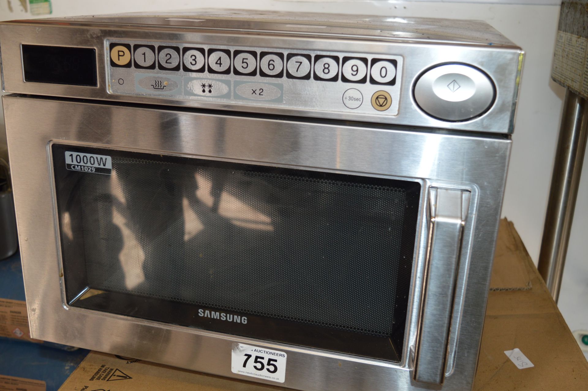 *Samsung 1000W Commercial Microwave