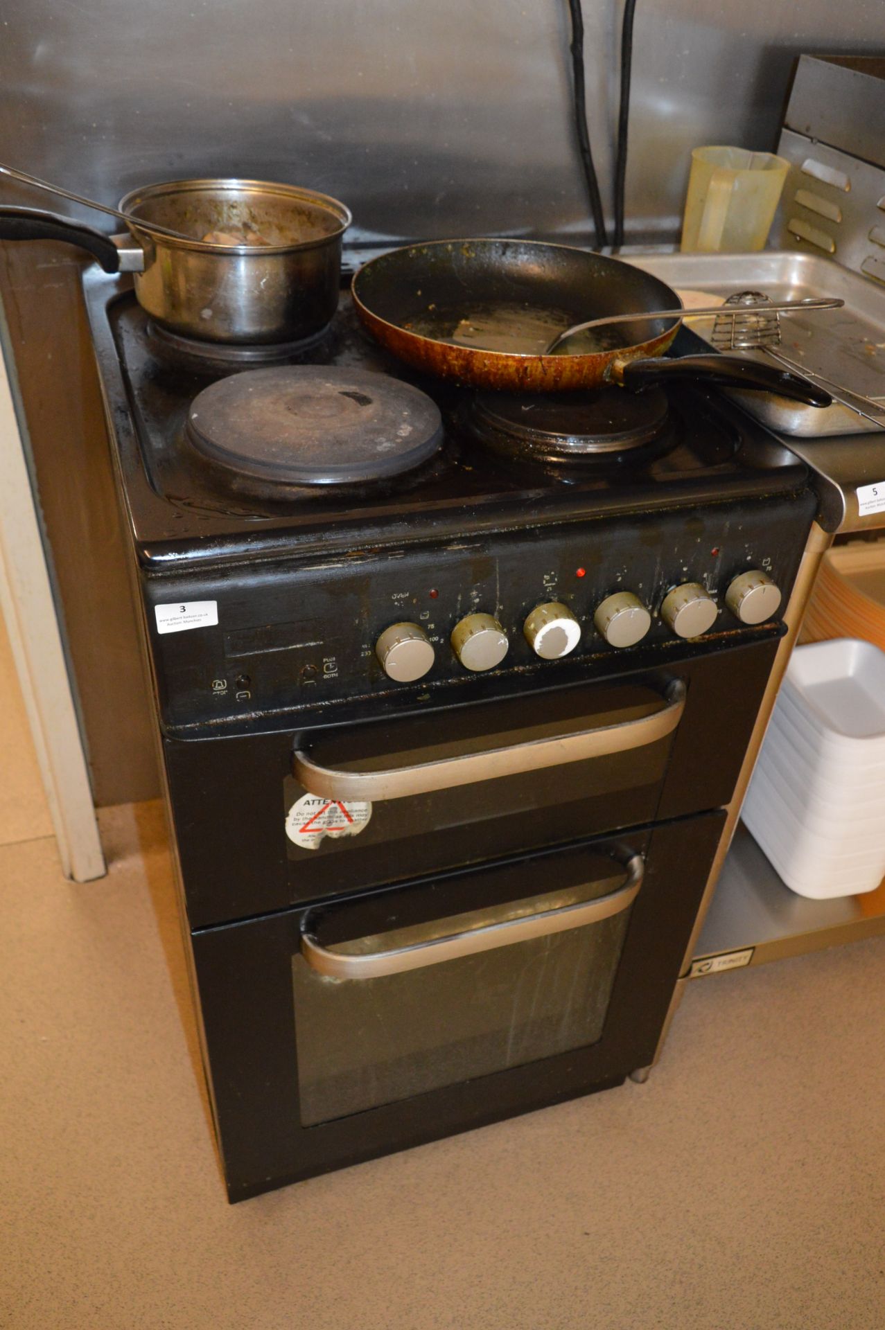*Freestanding Electric Cooker over Double Oven