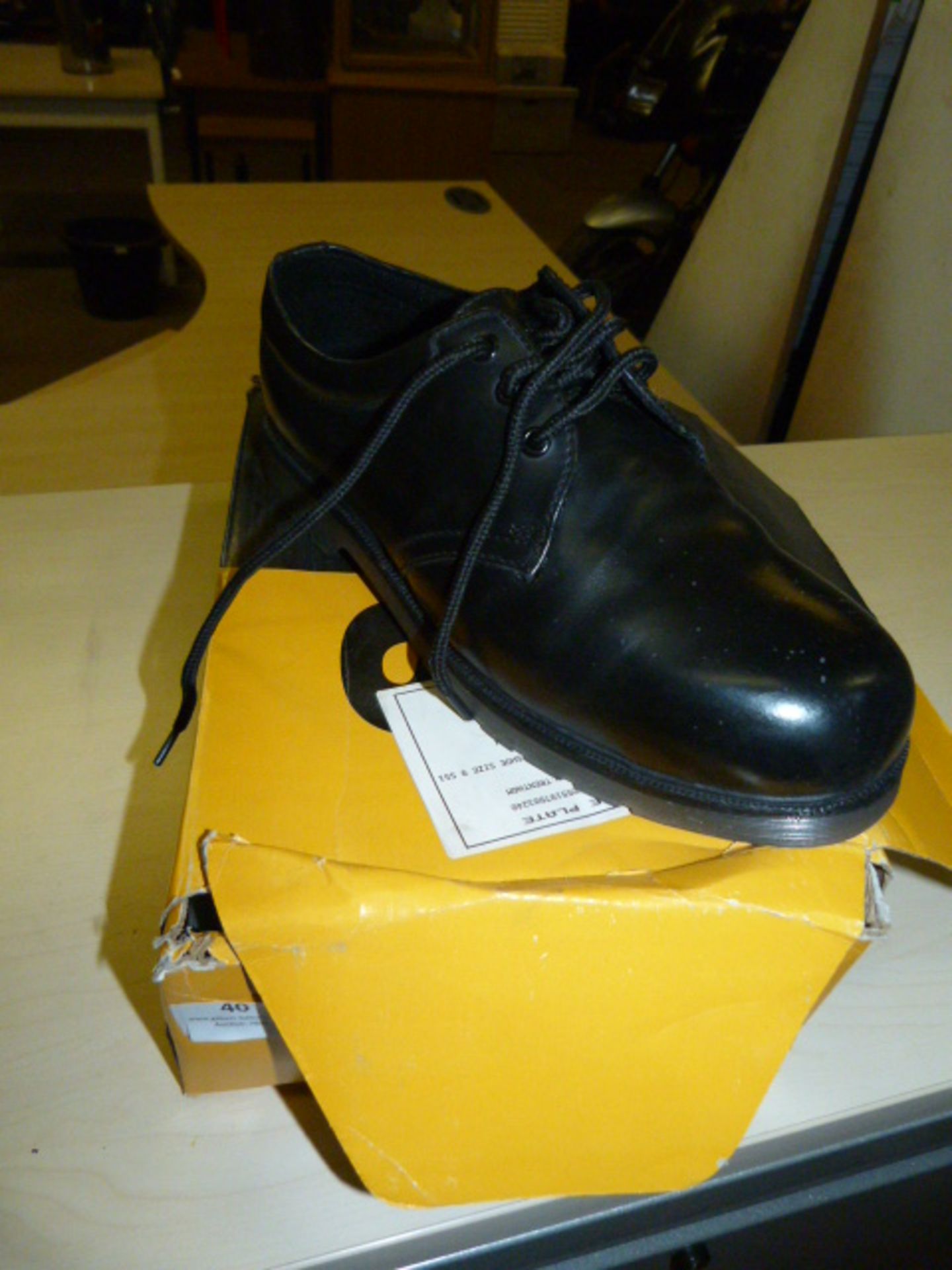 *Pair of Black Leather Working Shoes Size:9