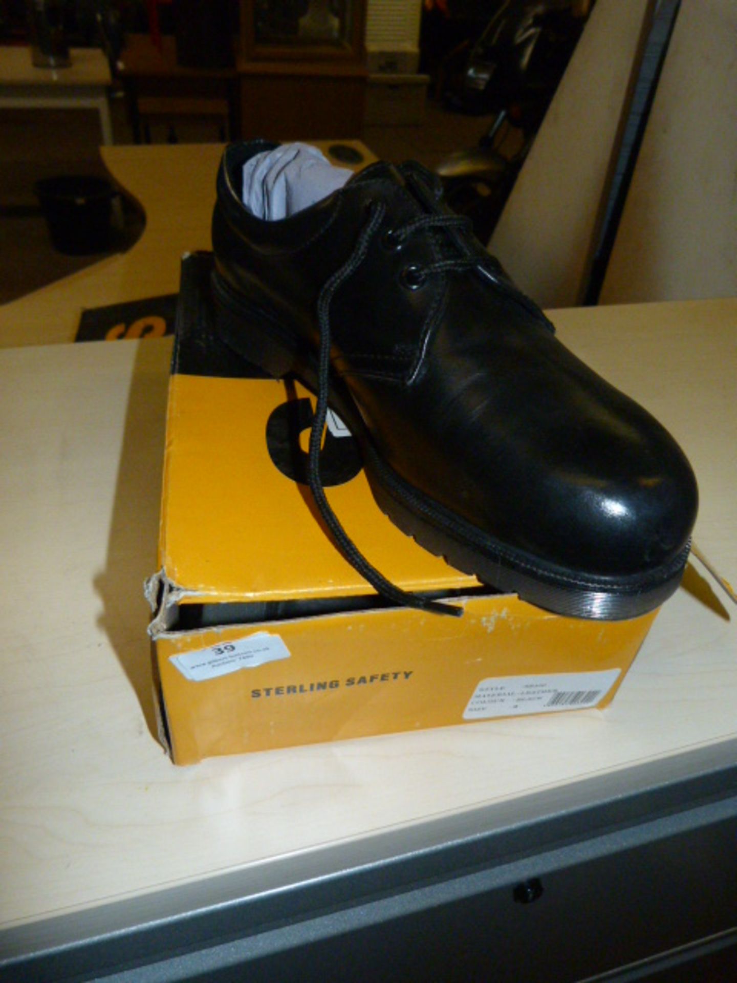 *Pair of Black Leather Working Shoes Size:9