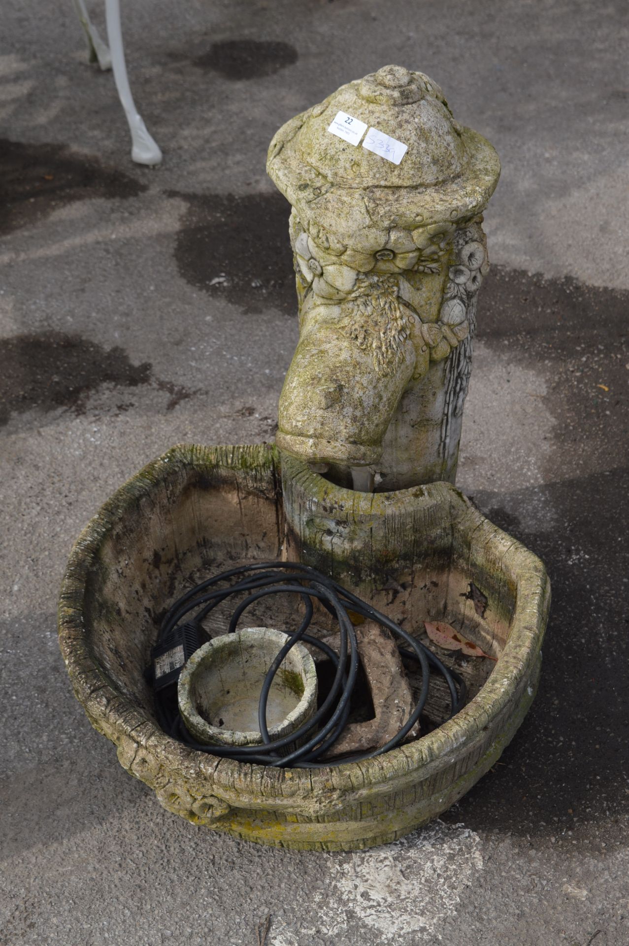 Concrete Garden Pond Feature Water Pump and Barrel