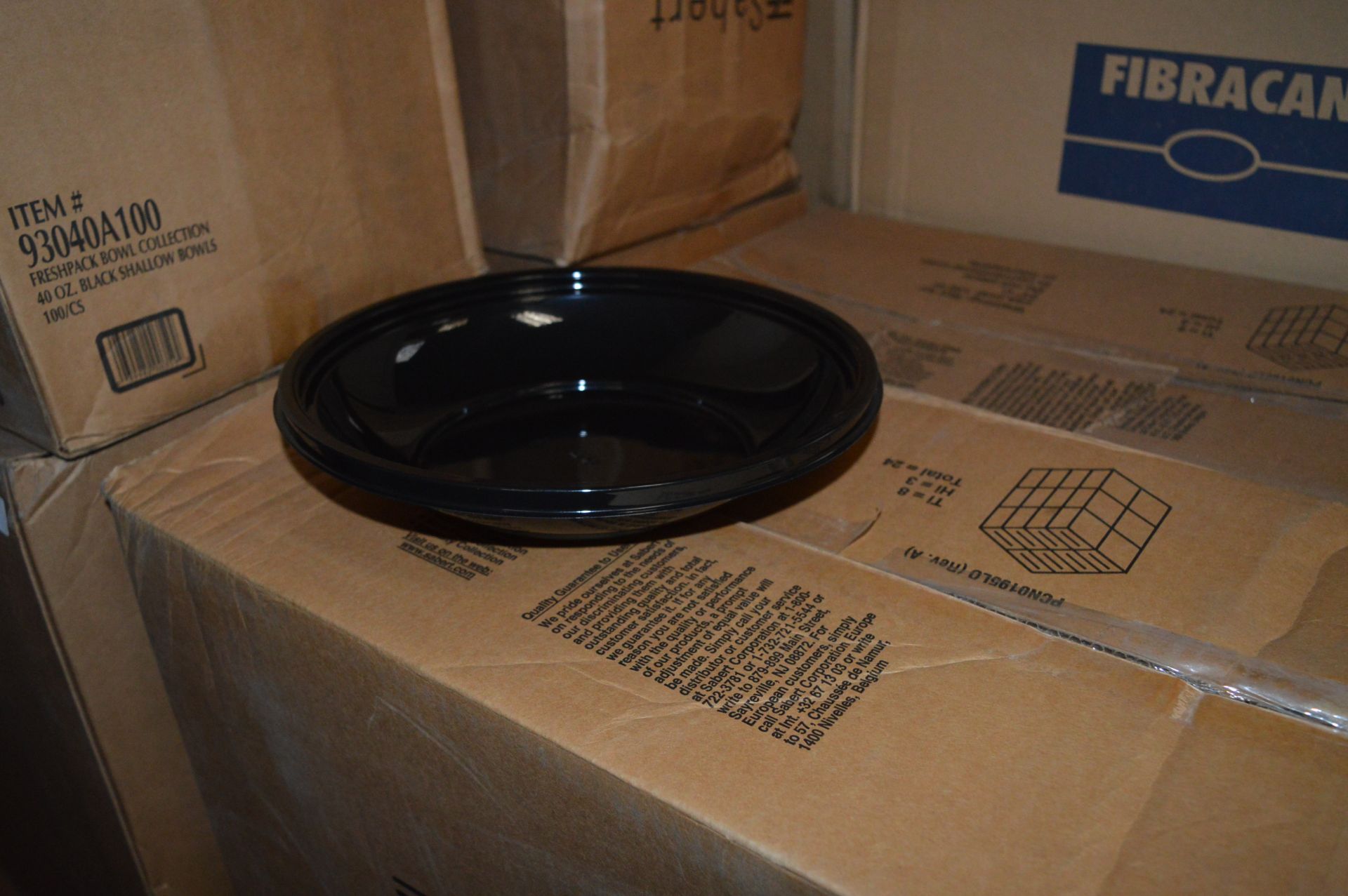 Two Boxes Containing 100 Sabert 40oz Circular Disposable Bowls