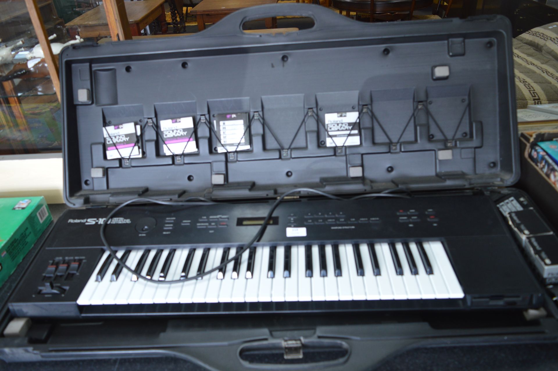 Roland S10 Digital Sampling Keyboard with Travel Case