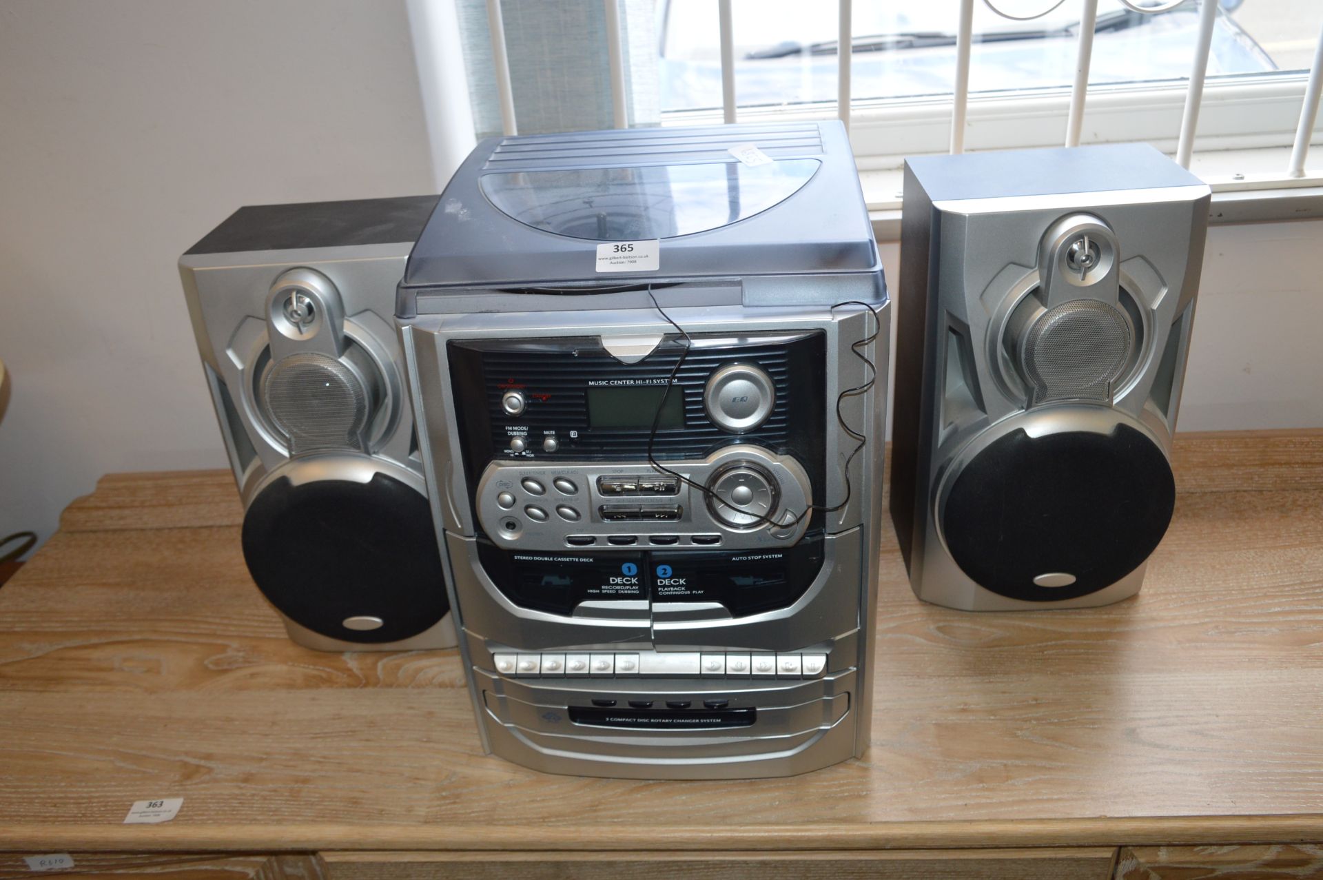 Music Centre Hi Fi System with Speakers