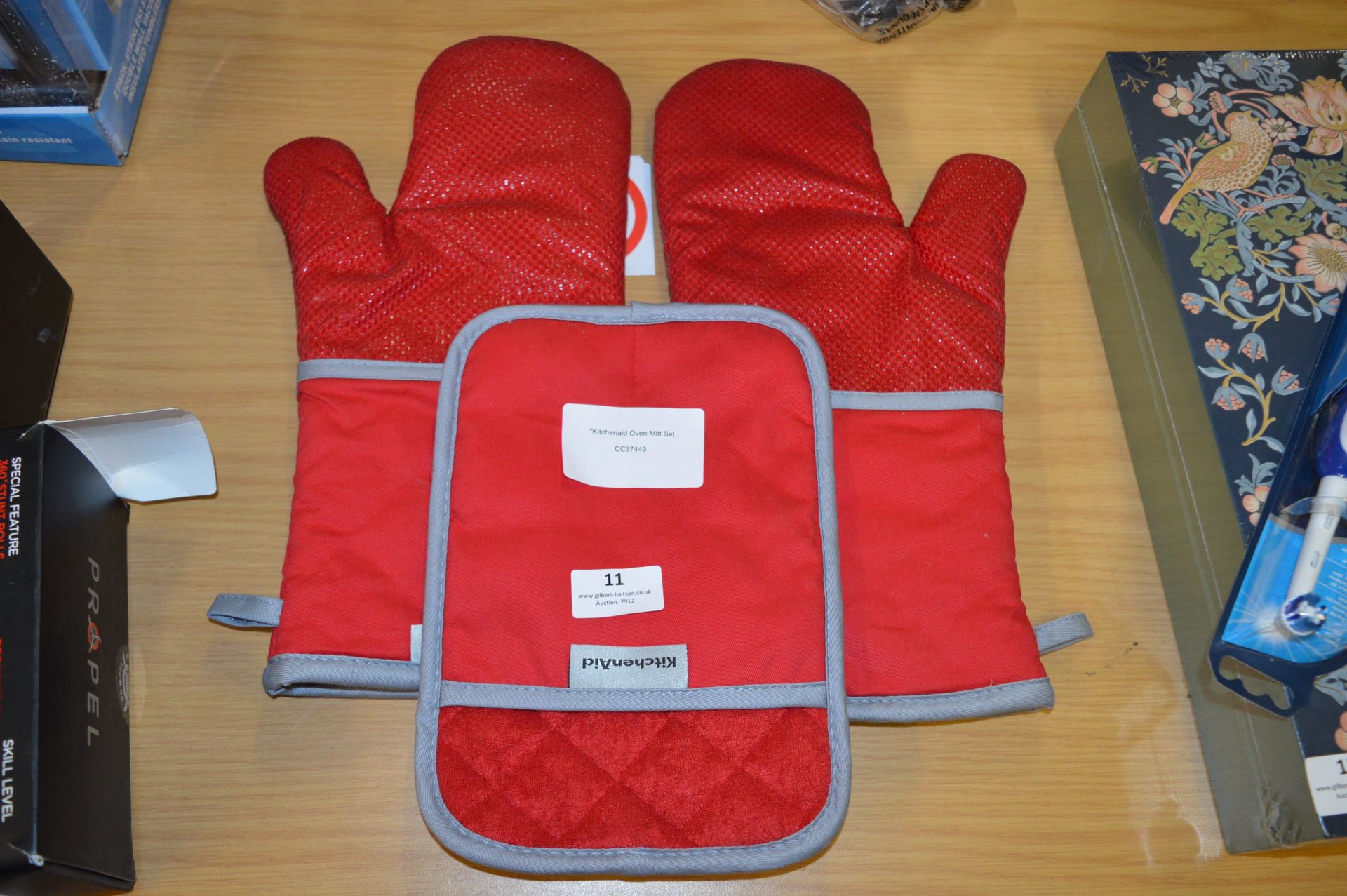 *Kitchenaid Oven Mitt Set