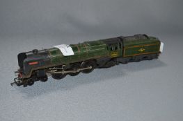 Hornby 00 Gauge Railway Engine "Britannia"